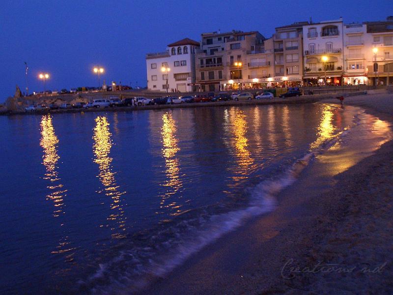 CIMG1326.JPG - La petite plage de L'Escala,le soir .Espagne