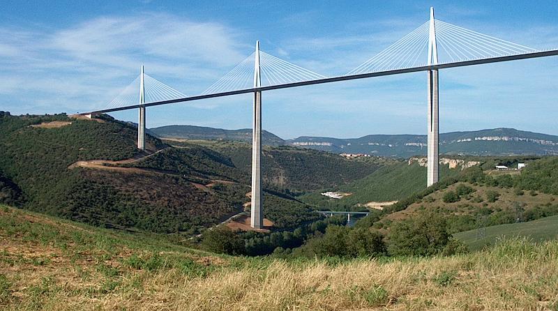 IM005936a.jpg - Viaduc de Millau .Aveyron